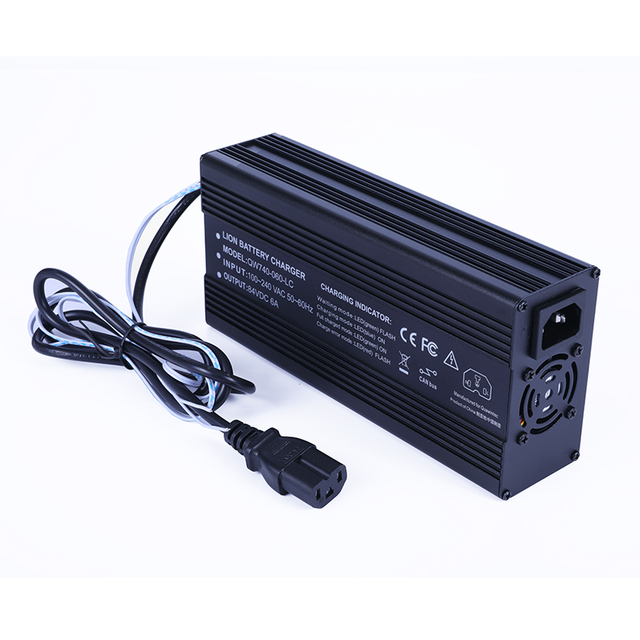 600W CANBus Chargers 50.4V/51.1V 10a 12a LiFePO4 Batteries Chargers Adapters for 14S 42V 44.8V Electric Cars Battery