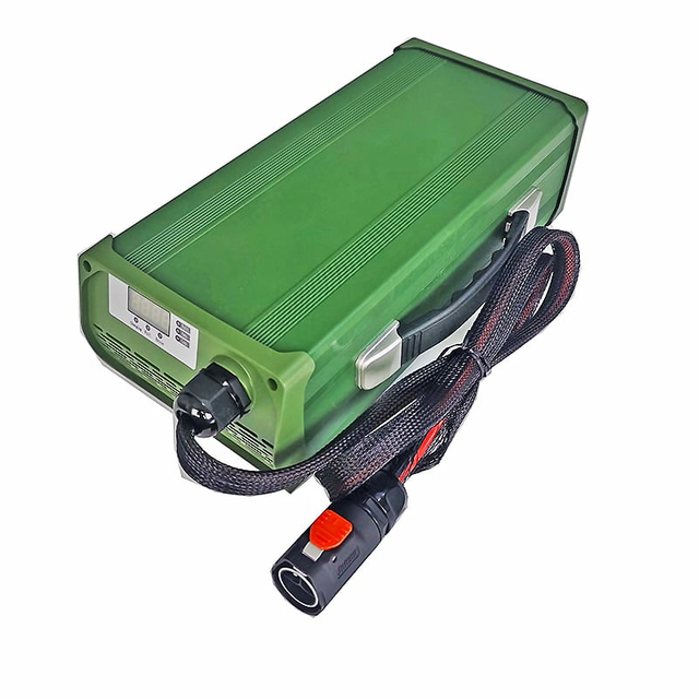 AC 220V Military products DC 71.4V 30a 2200W Low Temperature charger for 17S 60V 62.9V Li-ion/Lithium Polymer battery