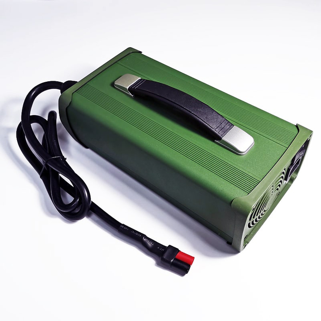 900W Super Charger 72V 8a 9a 10a Battery Charger DC 88.2V 8a 9a 10a for SLA /AGM /VRLA /GEL Lead Acid Batteries with PFC