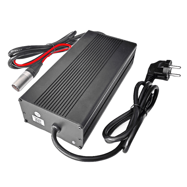 360W Battery Chargers 75.6V 76.65V 4a 4.5a IP56 Waterproof Chargers for 21S 63V 67.2V Robots Electric Tricycles LiFePO4 Outdoor Charger