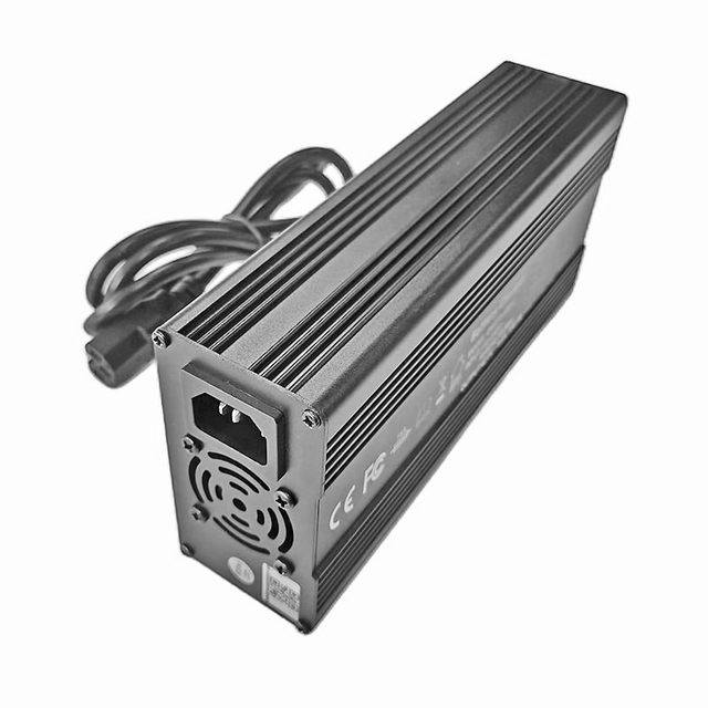 360W Battery Chargers 36V 36.5V 8a 9a 10a LiFePO4 Charger For 10S 30V 32V Electric Scooters Electric Motorcycle Battery Pack