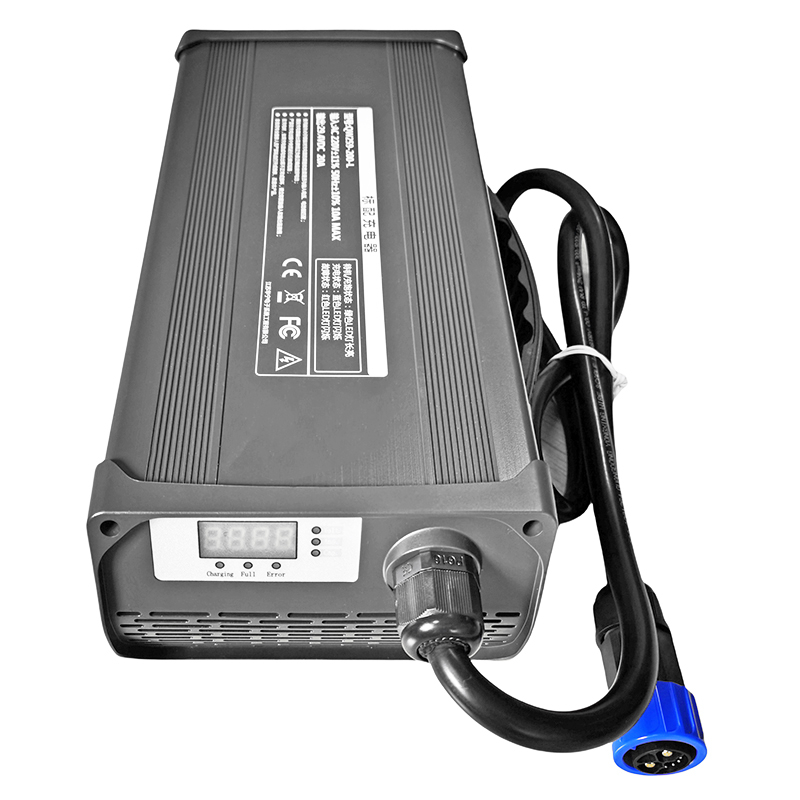 900W CANBus Charger 79.2V 80.3V 10a 11a Lifepo4 Charger For 22S 66V 70.4V RVS Campers Food Trailer Battery Pack