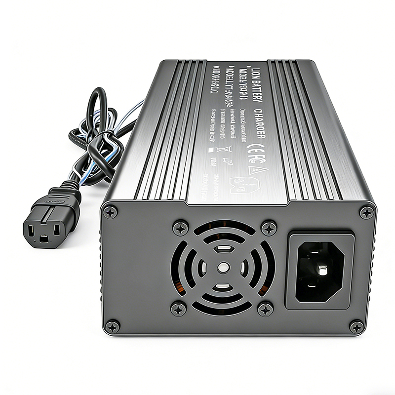 600W CANBus Chargers 84V 5a 7a Battery Charger for 20S 72V 74V UAV Portable Radio Energy Storage Battery Lithium ion Batteries Pack