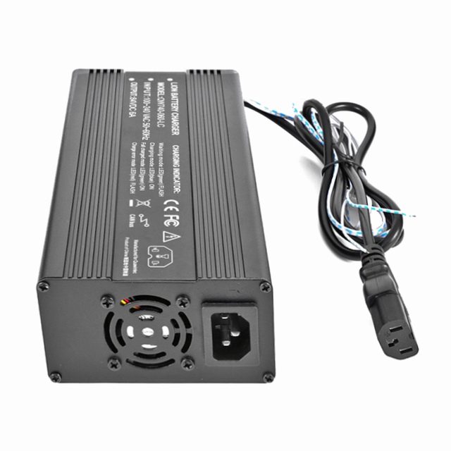 360W CANBUS Chargers 75.6V 76.65V 4a 4.5a Battery Charger For 21S 63V 67.2V LiFePO4 Battery Smart Robot Drones Electric Scooter AGV