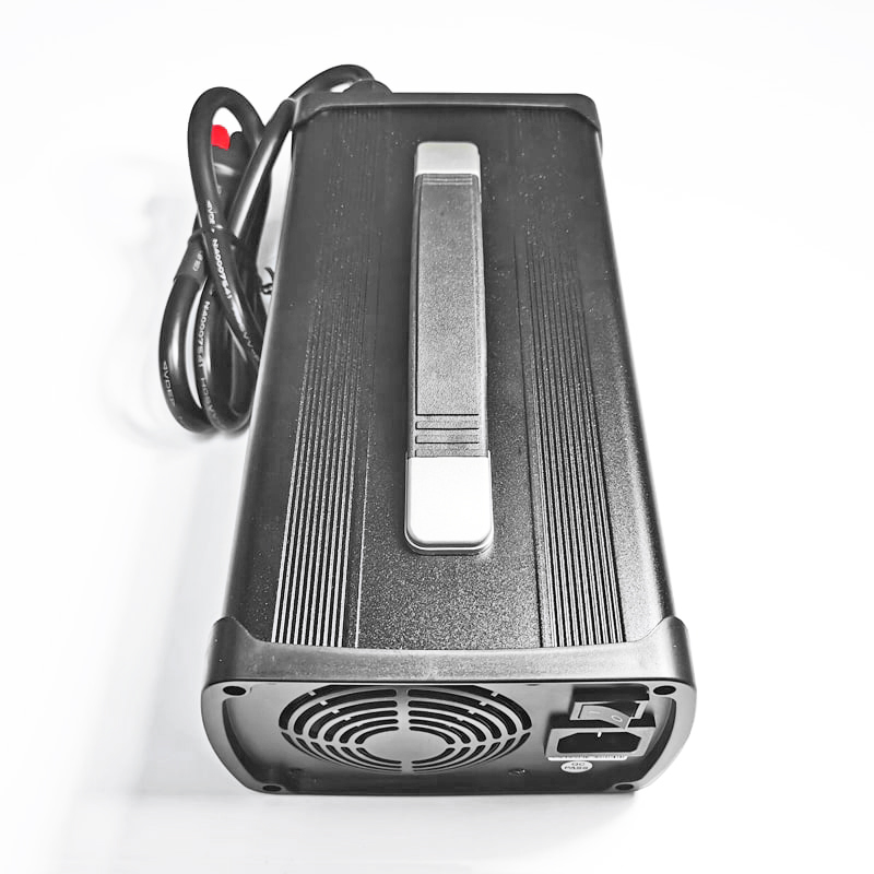 900W Lifepo4 Charger 79.2V 80.3V 10a 11a Battery Charger For 22S 66V 70.4V Electric Forklifts Electric Tricycles Battery Pack