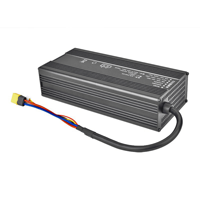 360W CANBus Chargers 71.4V 72V 4a 5a Charger for 17S 60V 61.2V 62.9V Electric Scooter Robots Lawn Mower Lithium ion Batteries Pack