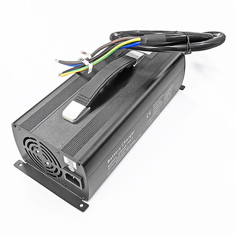 AC 220V 1500W LiFePO4 Battery Charger 82.8V 83.95V 84V 15a 17a Fast Charger For 23S 69V 72V 73.6V Electric Forklift Lawn Mowers Battery Pack