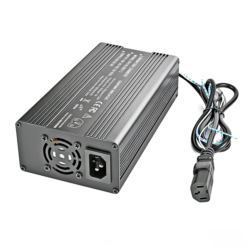 600W CANBus Chargers 84V 5a 7a Battery Charger for 20S 72V 74V UAV Portable Radio Energy Storage Battery Lithium ion Batteries Pack