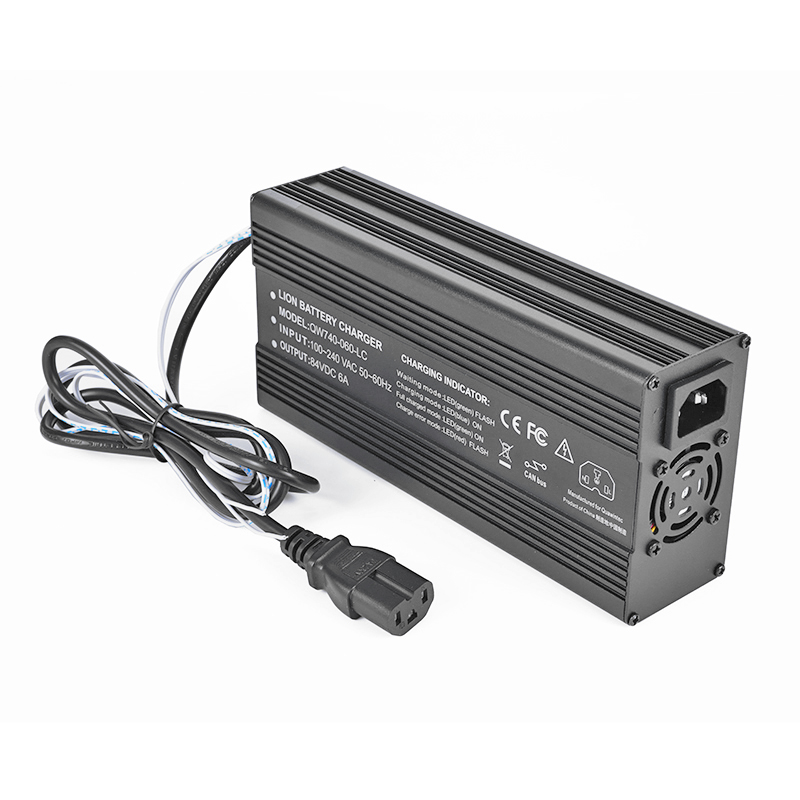 360W CANBUS Chargers 60V 61.2V 62.05V 5a 5.5a Battery Charger For 17S 51V 54.4V LiFePO4 Battery Smart Robot Drones Electric Scooter AGV