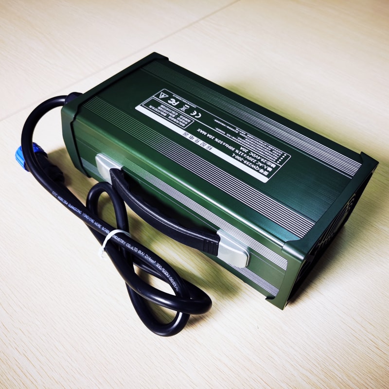 Military products 54.6V 10a 600W Low Temperature charger for 13S 48V 46.8V Li-ion/Lithium Polymer battery with PFC