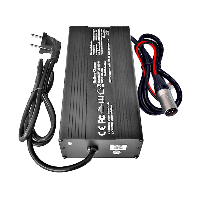 360W Battery Chargers 46.8V 47.45V 48V 6a 7a 7.5a IP56 Waterproof Chargers for 13S 39V 41.6V 42V Robots Electric Tricycles LiFePO4 Outdoor Charger