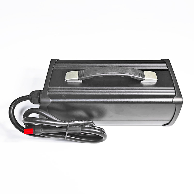 900W Lifepo4 Charger 64.8V 65.7V 10a 13a Battery Charger For 18S 54V 57.6V Electric Forklifts Electric Tricycles Battery Pack