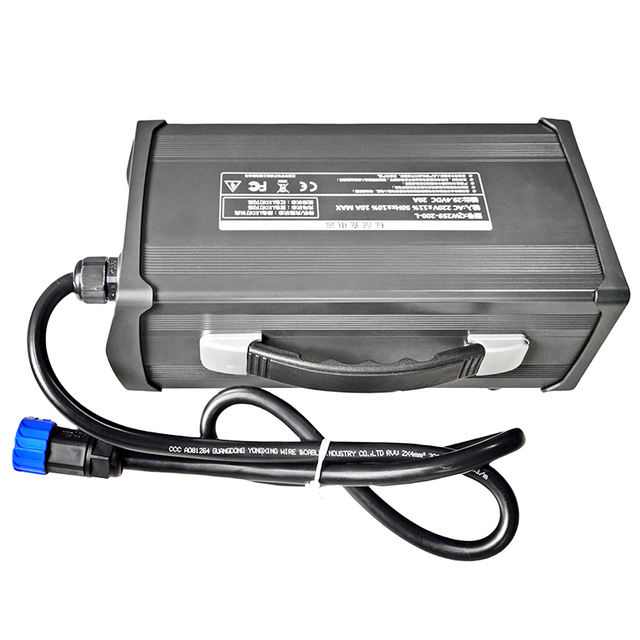 900W CANBus Charger 60V 61.2V 62.05V 10a 14a Lifepo4 Charger For 17S 51V 54.4V RVS Campers Food Trailer Battery Pack