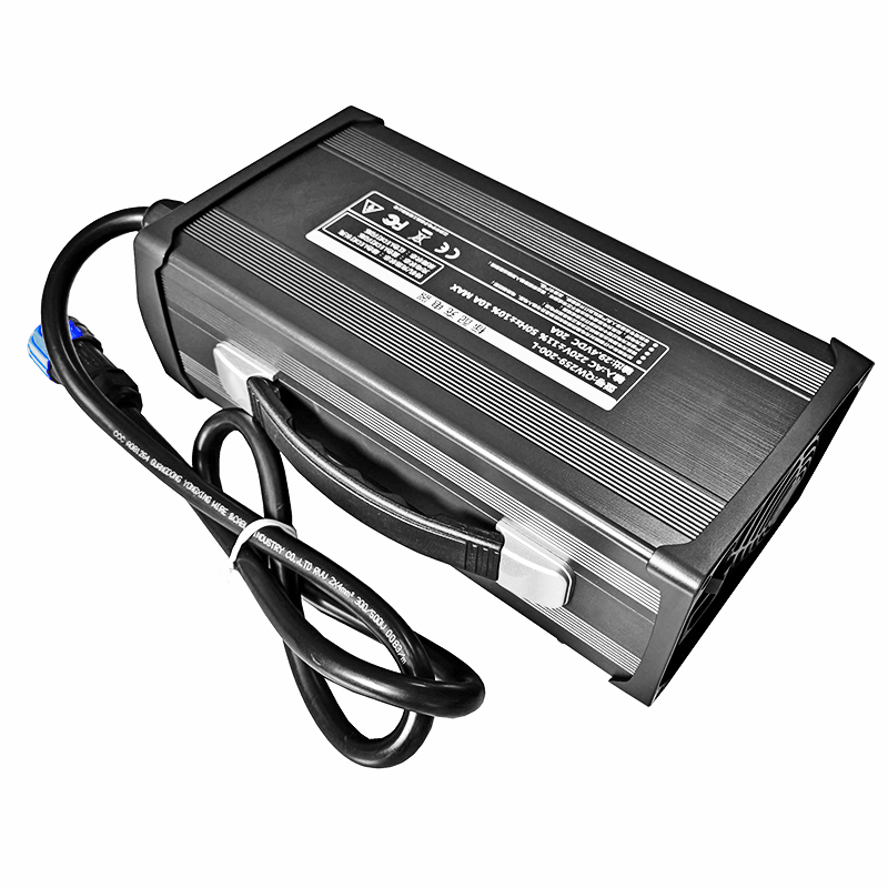 900W CANBus Charger 79.2V 80.3V 10a 11a Lifepo4 Charger For 22S 66V 70.4V RVS Campers Food Trailer Battery Pack