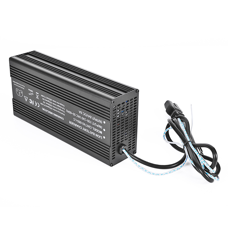 360W CANBUS Chargers 60V 61.2V 62.05V 5a 5.5a Battery Charger For 17S 51V 54.4V LiFePO4 Battery Smart Robot Drones Electric Scooter AGV