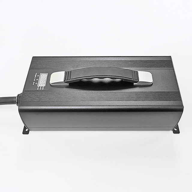 AC 220V 2200W Battery Charger 75.6V 76.65V 25a 28a LiFePO4 Charger For 21S 63V 67.2V Electric Motorcycle Electric Cars Battery Pack