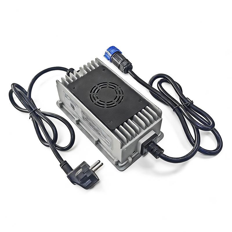 900W Outdoor Charger 73V 12a IP67 Waterproof Sealed Lead Acid Battery Charger Suitable for 60V AGM GEL SLA Battery Pack