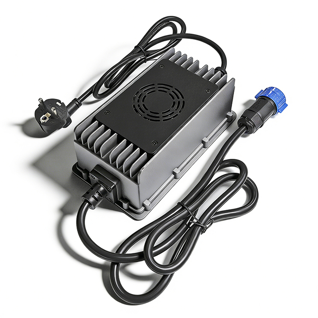 67.2V 10A 13A Sealed Charger 900W IP67 Waterproof Charger for 57.6V 59.2V 60V 16S Electric Motorcycle RV Camper Lithium Battery Pack