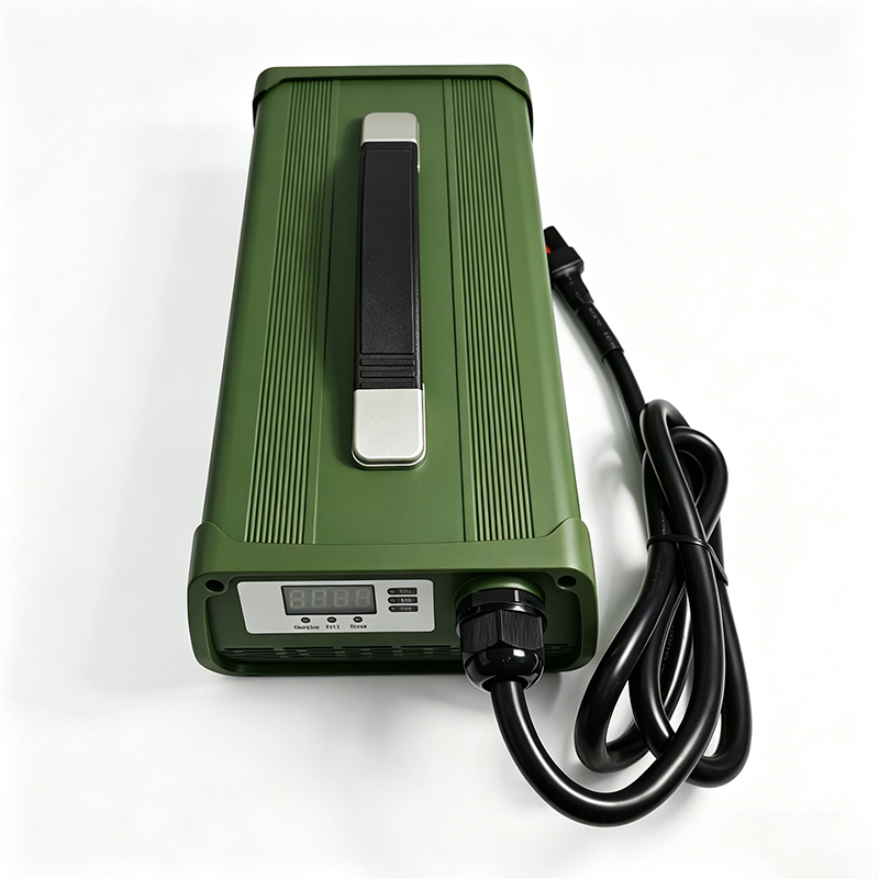 900W Super charger 33.6V 20a 25a 27a Charger for 8S 28.8V 29.6V UAV Portable Radio Energy Storage Lithium ion batteries Pack