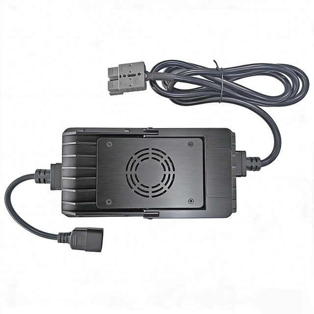 1100W IP67 Waterproof Charger 16.8V 30A Sealed Charger for 14.4V 14.8V 4S Electric Tricycle RV Camper Lithium Battery Pack
