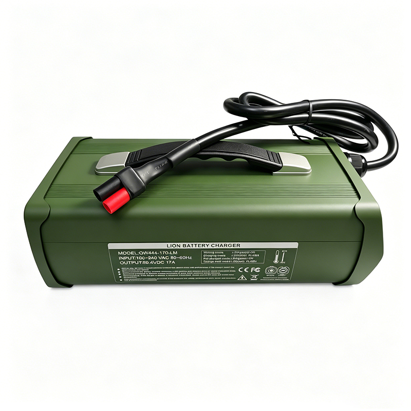 900W Super charger 33.6V 20a 25a 27a Charger for 8S 28.8V 29.6V UAV Portable Radio Energy Storage Lithium ion batteries Pack
