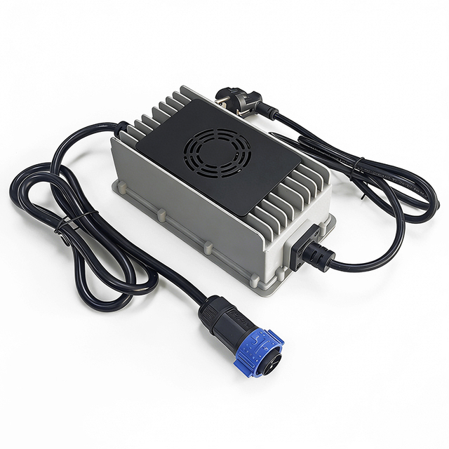 900W Outdoor Charger 87.6V 10a IP67 Waterproof Sealed Lead Acid Battery Charger Suitable for 72V AGM GEL SLA Battery Pack